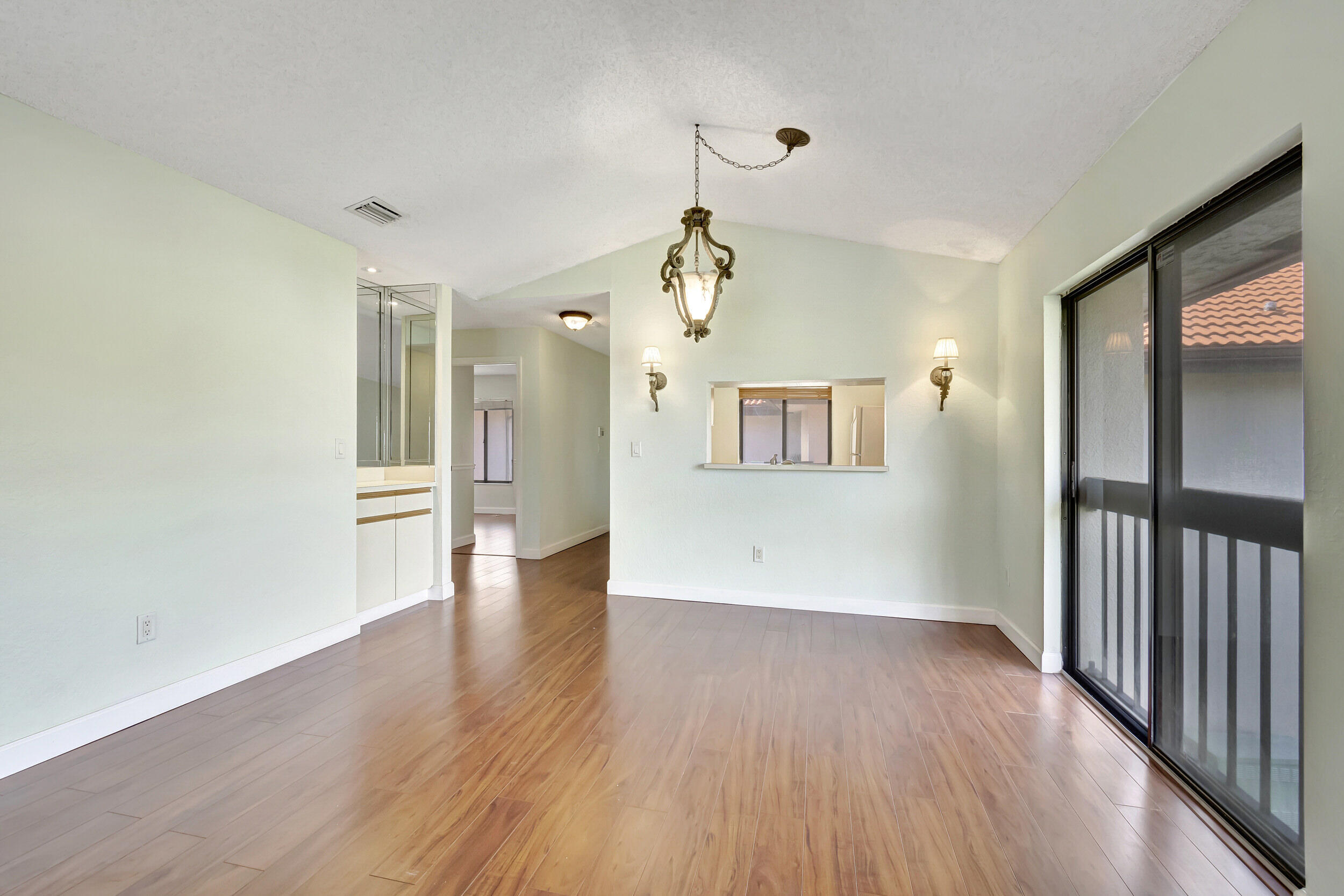 351 Club Circle, Unit 207 Boca Raton, FL 33487 - Photo 2 of 26 18_dsc_5774