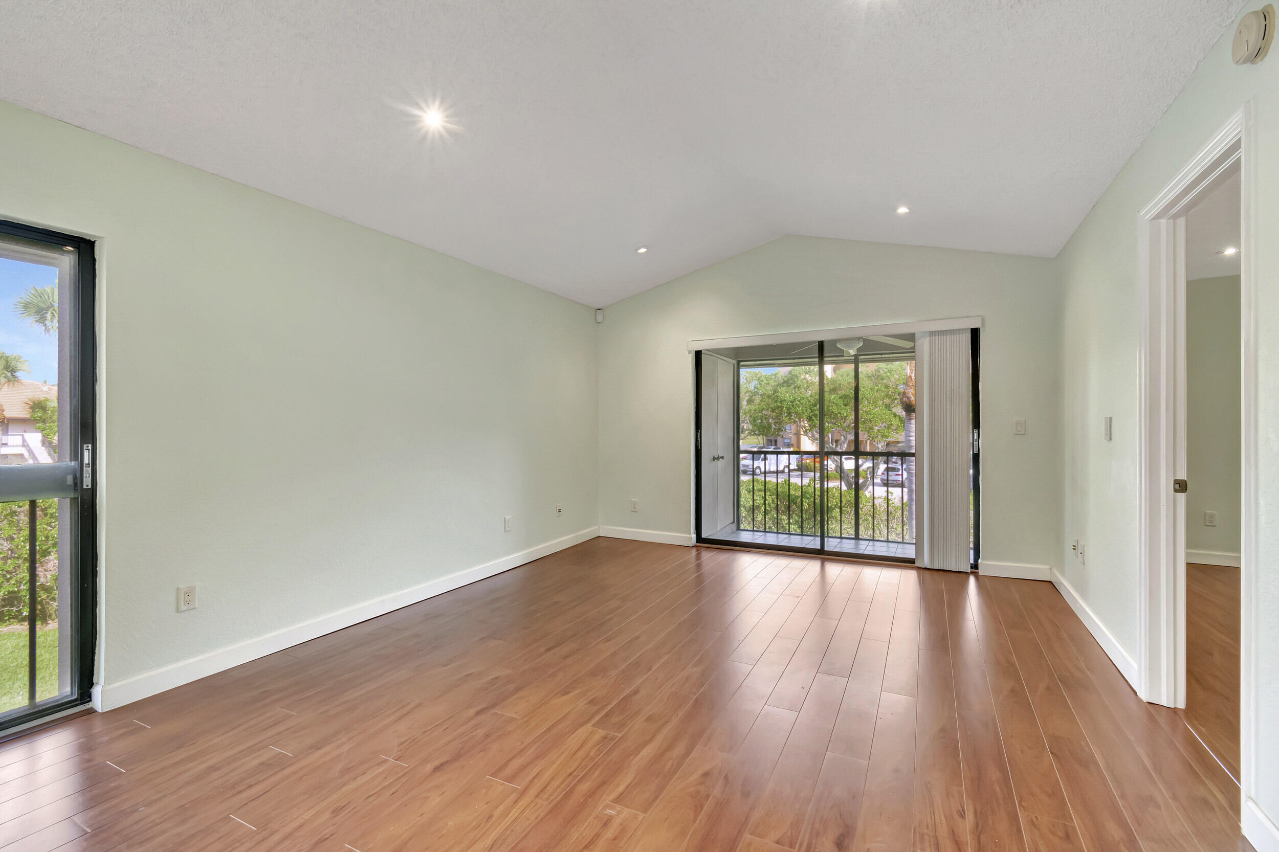 351 Club Circle, Unit 207 Boca Raton, FL 33487 - Photo 3 of 26 08_dsc_5699