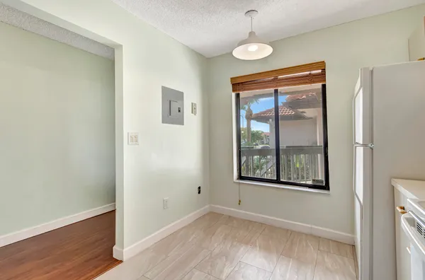 $2,600 | 351 Club Circle, Unit 207, Boca Raton, FL 33487