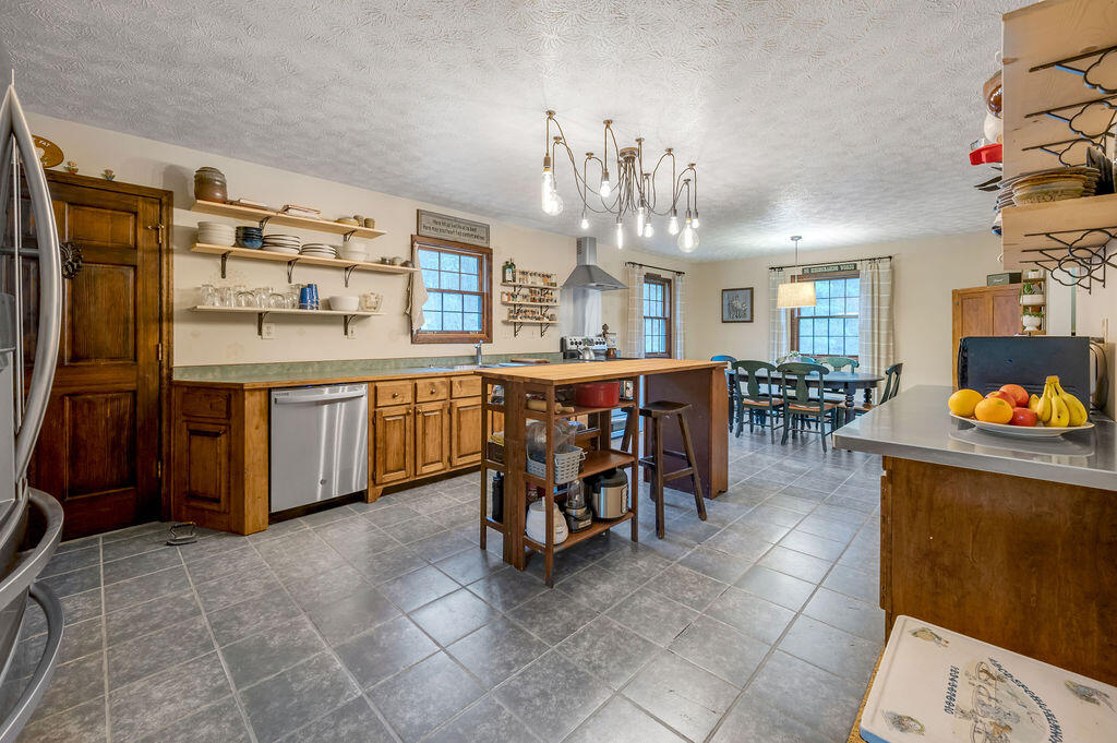 1398 Old Fox Road Irvine, KY 40336 - Photo 10 of 48 TDB_3214