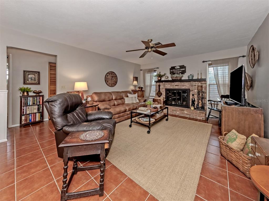 1345 Olympia Road Venice, FL 34293 - Photo 11 of 55