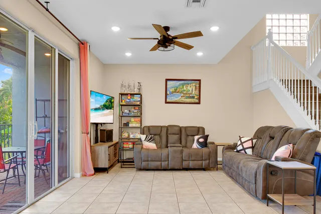 $785,000 | 9022 Dupont Place, Wellington, FL 33414