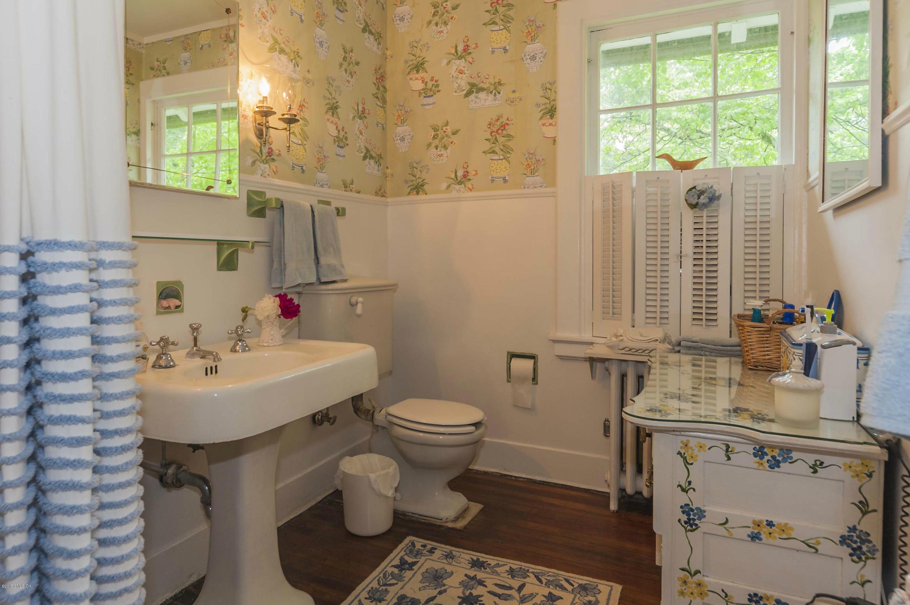 33 Hillside Road Greenwich, CT 06830 - Photo 16 of 22 12