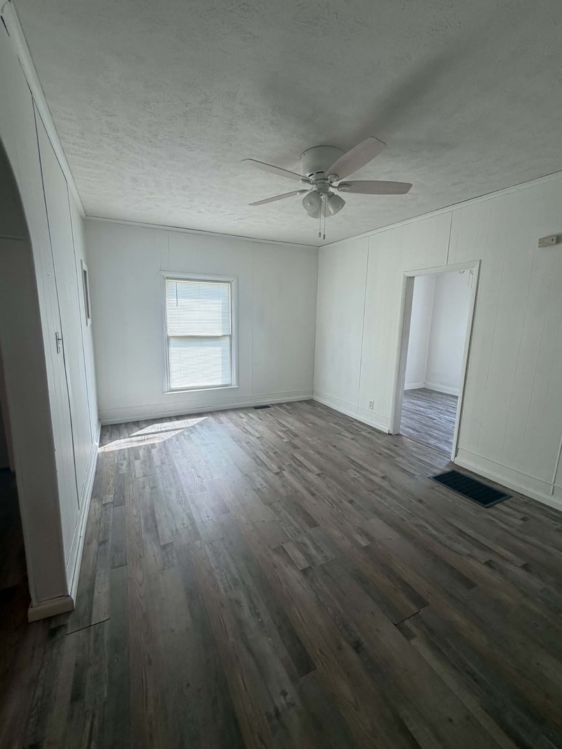 405 South State Street Christopher, IL 62822 - Photo 13 of 17 Gallery Image 13