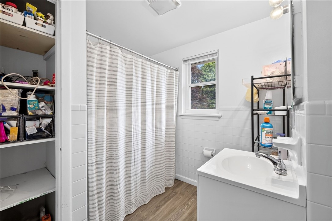 120 Pine Street East Rochester, NY 14445 - Photo 11 of 31 back unit full bathroom