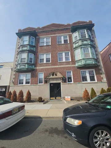 $1,400 | 6215 Ventnor Avenue, Unit C6, Ventnor City, NJ 08406