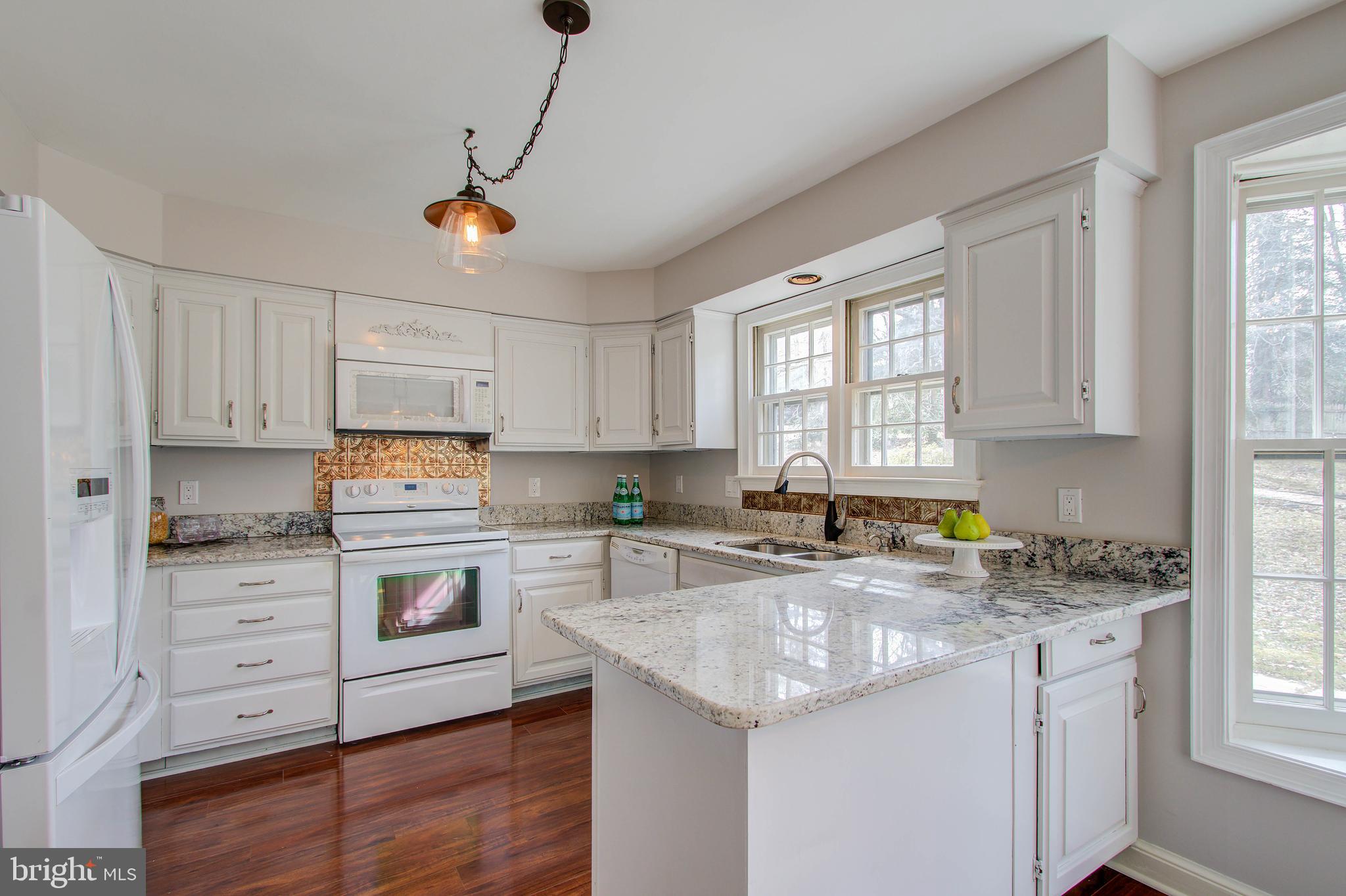 7008 Greentree Road Bethesda, MD 20817 - Photo 11 of 39 Kitchen