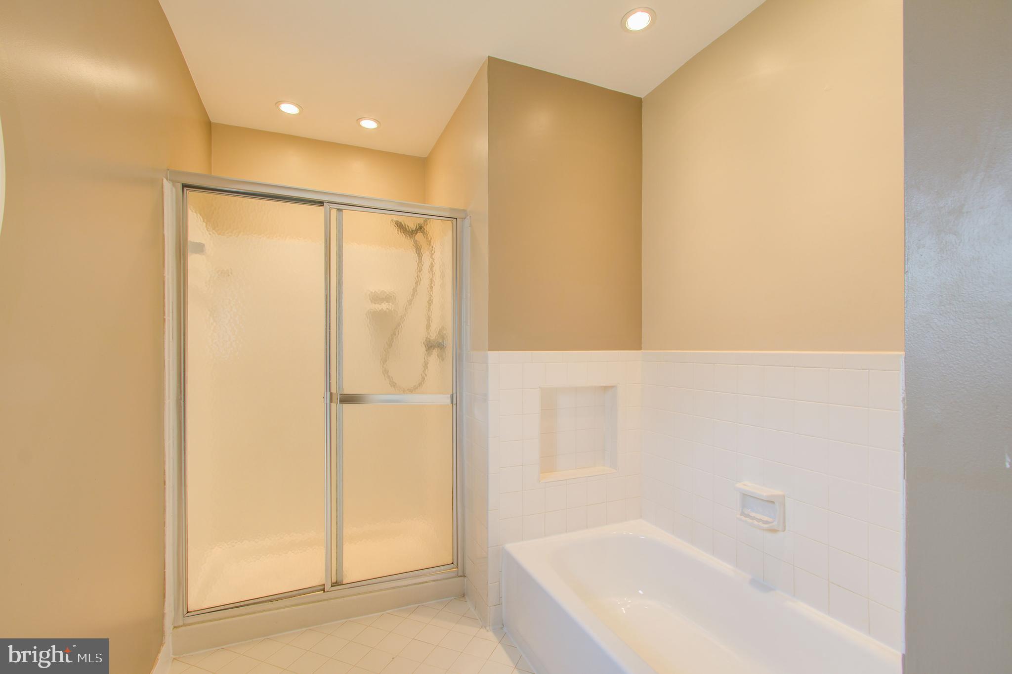 7008 Greentree Road Bethesda, MD 20817 - Photo 19 of 39 Owner's Bath