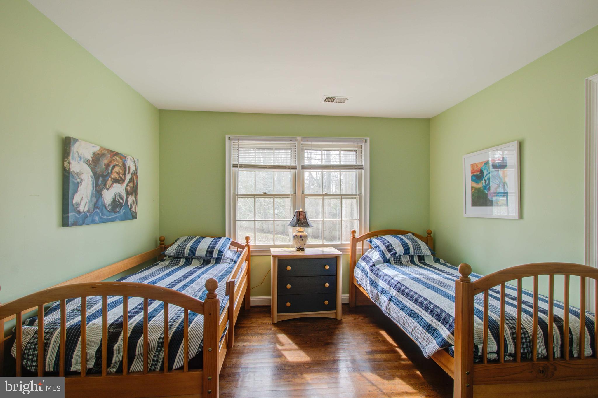 7008 Greentree Road Bethesda, MD 20817 - Photo 26 of 39 Bedroom #3