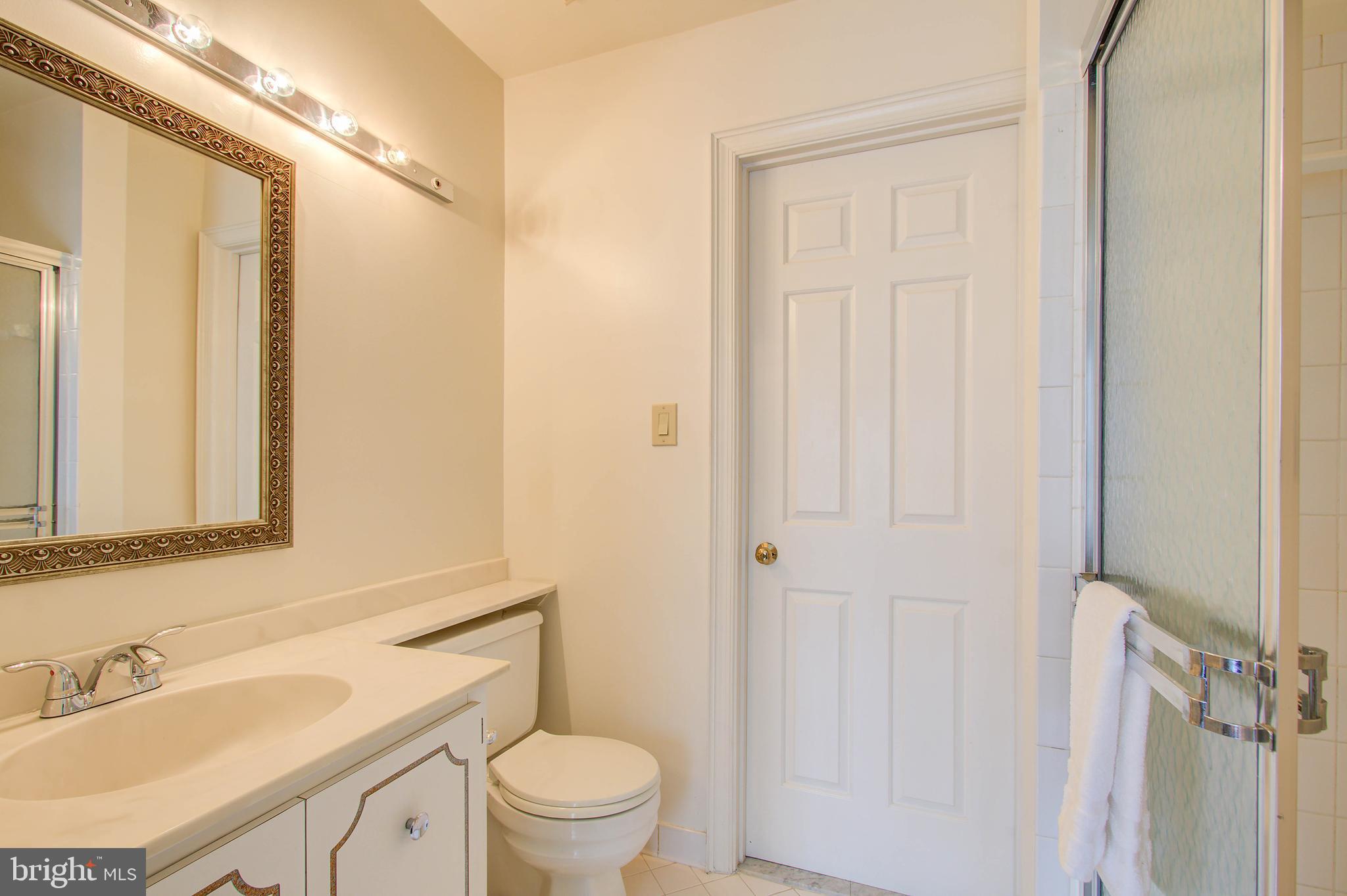 7008 Greentree Road Bethesda, MD 20817 - Photo 27 of 39 Jack and Jill Bath