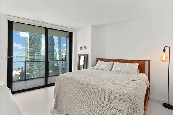 $6,300 | 1300 South Miami Avenue, Unit 2001, Miami, FL 33130