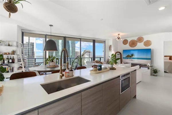 $6,300 | 1300 South Miami Avenue, Unit 2001, Miami, FL 33130