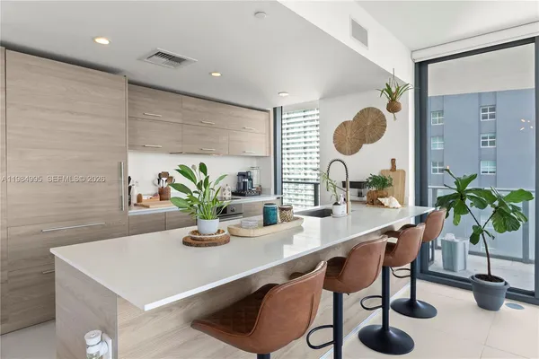 $6,300 | 1300 South Miami Avenue, Unit 2001, Miami, FL 33130