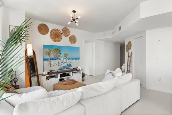 $6,300 | 1300 South Miami Avenue, Unit 2001, Miami, FL 33130