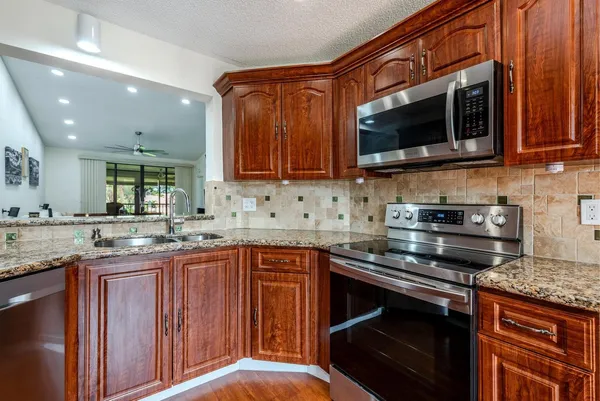 $9,500 | 7599 Glendevon Lane, Unit 1507, Delray Beach, FL 33446