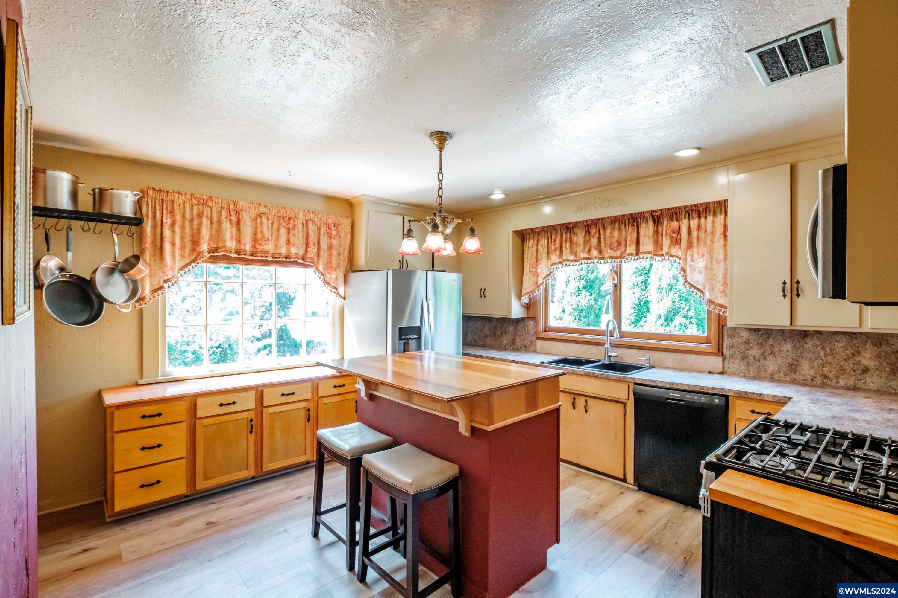 41 South 3rd Street Independence, OR 97351 - Photo 17 of 41 Gallery Image 17