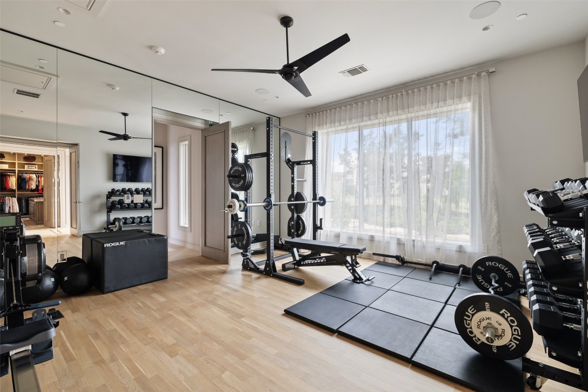 4901 Mirador Drive Austin, TX 78735 - Photo 14 of 35 a view of a room with gym equipment