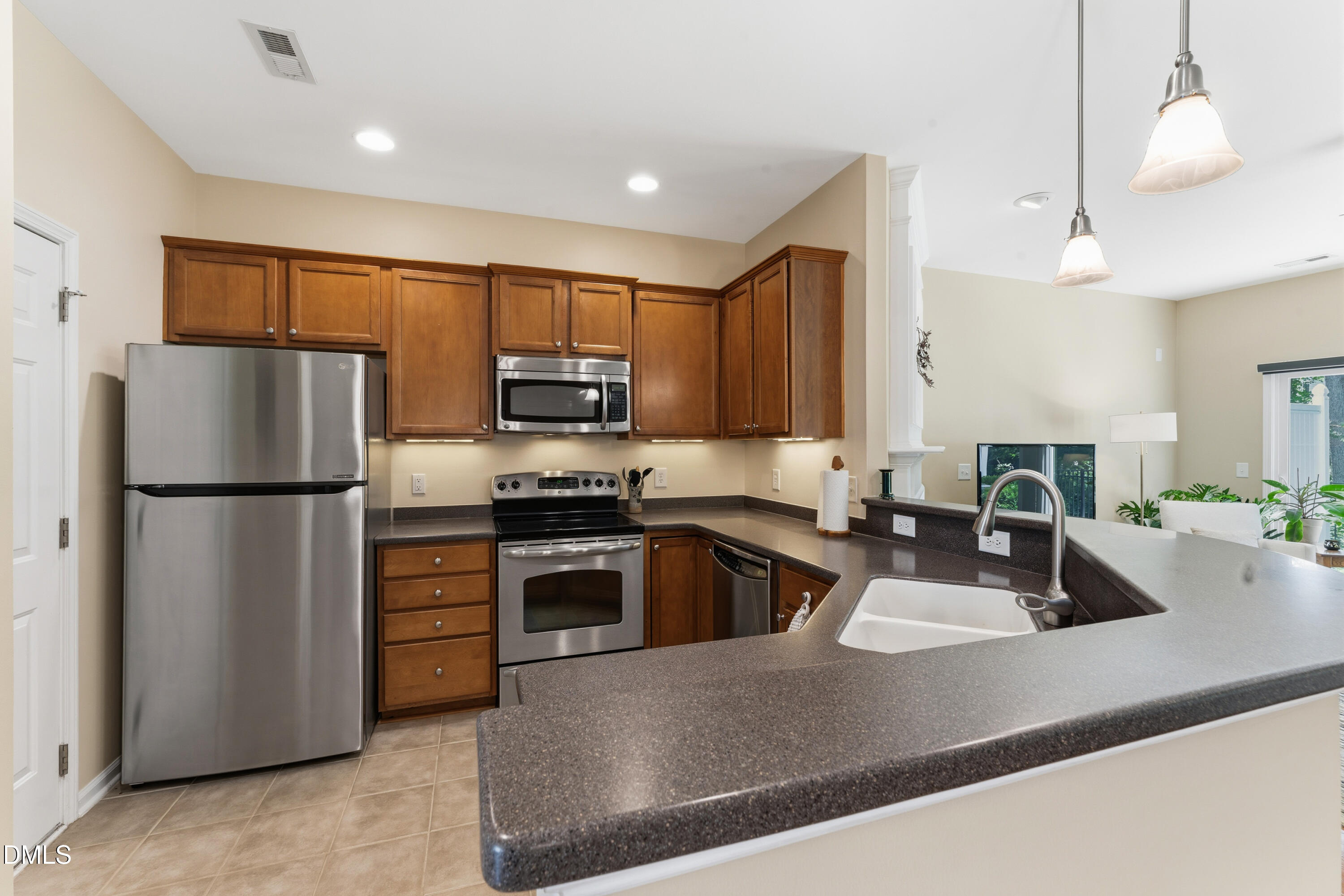 7243 Racine Way Raleigh, NC 27690 - Photo 2 of 39 photos_high_resolution_DSC07912