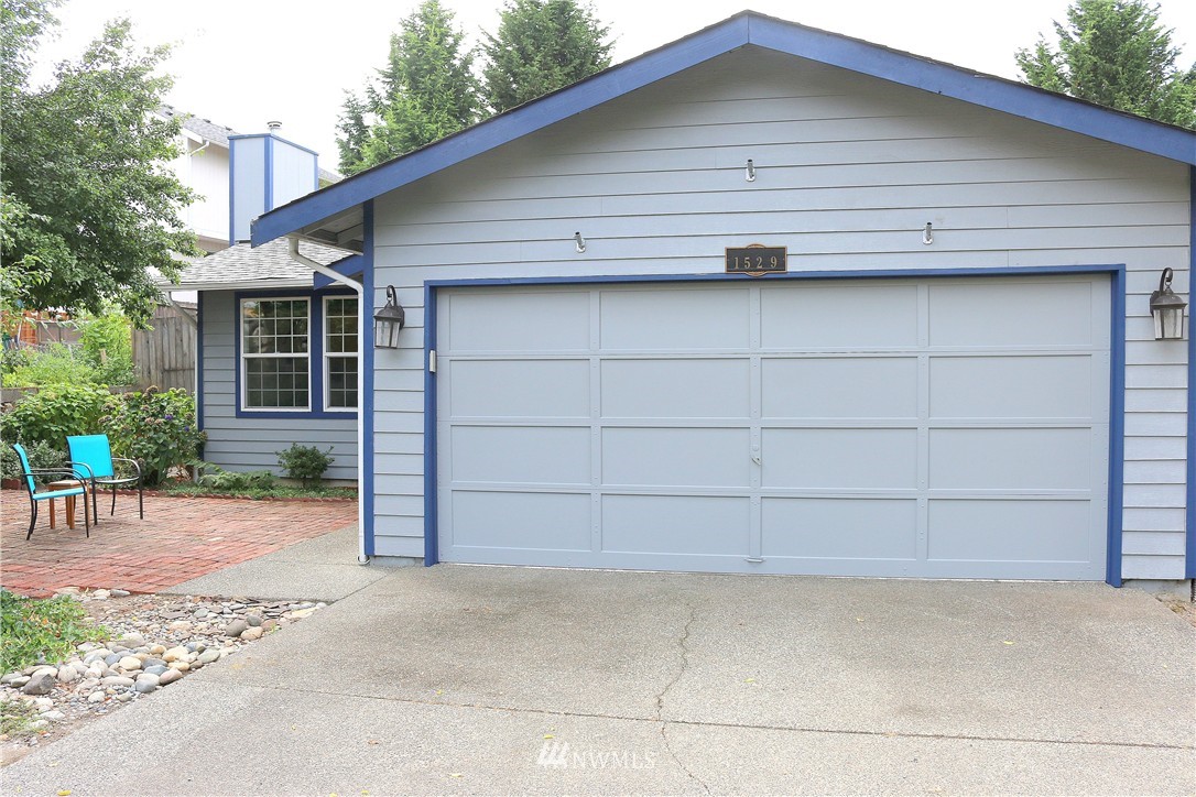1529 Jones Avenue Northeast Renton, WA 98056 - Photo 1 of 13 Gallery Image 1