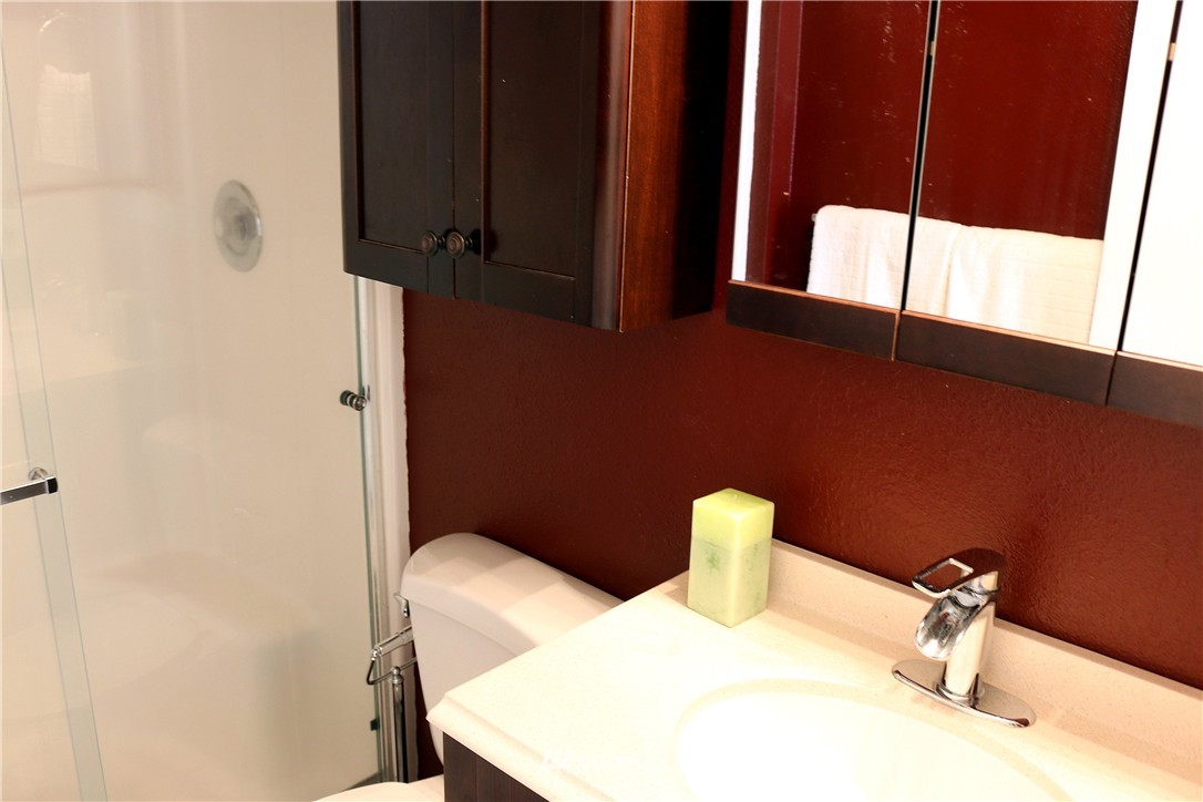 1529 Jones Avenue Northeast Renton, WA 98056 - Photo 12 of 13 Gallery Image 12
