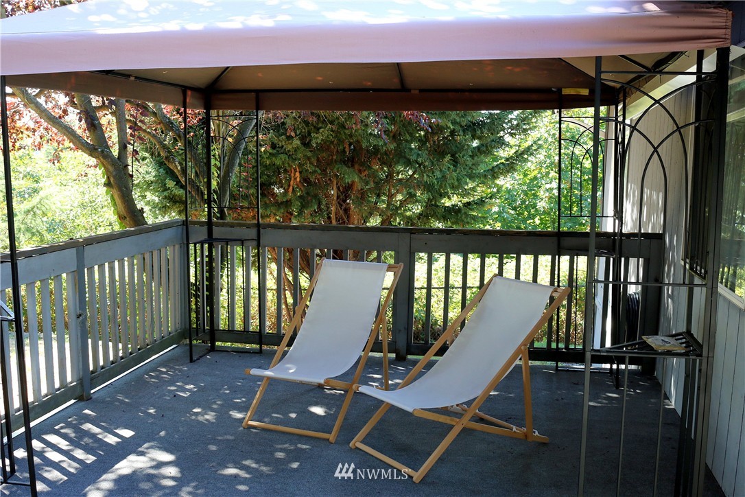 1529 Jones Avenue Northeast Renton, WA 98056 - Photo 9 of 13 Gallery Image 9