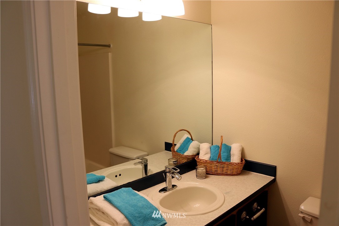 1529 Jones Avenue Northeast Renton, WA 98056 - Photo 10 of 13 Gallery Image 10