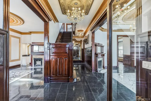 a view of entryway and hall