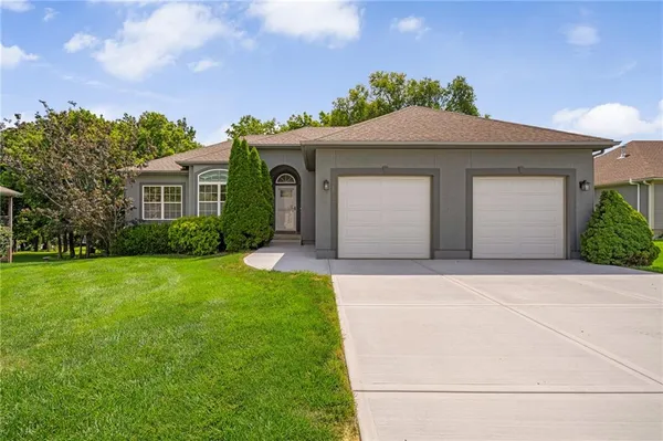 $429,000 | 15613 White Drive, Belton, MO 64012