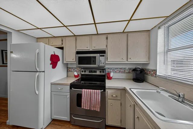 $1,750 | 804 Southeast 7th Street, Unit 405, Deerfield Beach, FL 33441