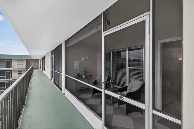 $1,750 | 804 Southeast 7th Street, Unit 405, Deerfield Beach, FL 33441