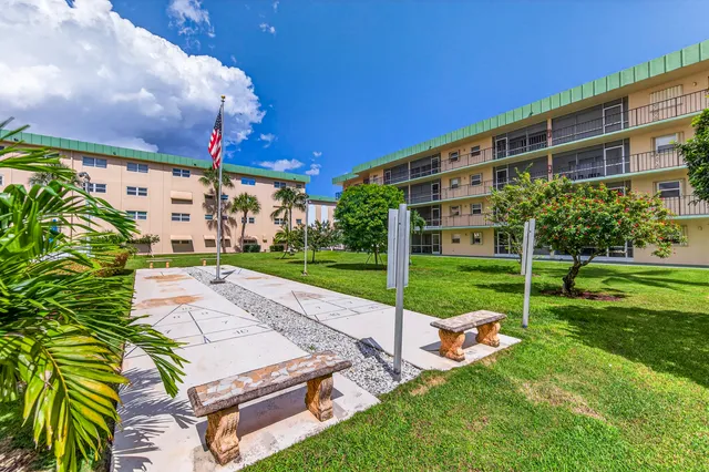 $1,750 | 804 Southeast 7th Street, Unit 405, Deerfield Beach, FL 33441