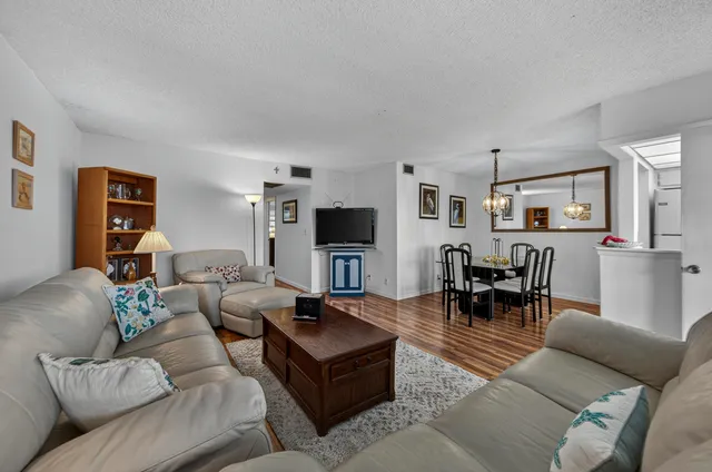 $1,750 | 804 Southeast 7th Street, Unit 405, Deerfield Beach, FL 33441