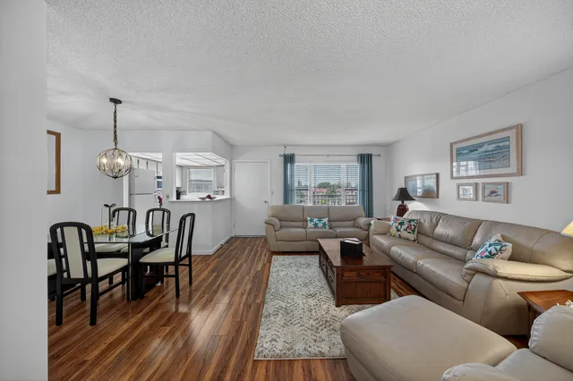 $1,750 | 804 Southeast 7th Street, Unit 405, Deerfield Beach, FL 33441