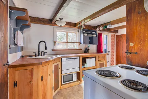 $299,000 | 80 Orchard Road, East Haddam, CT 06423