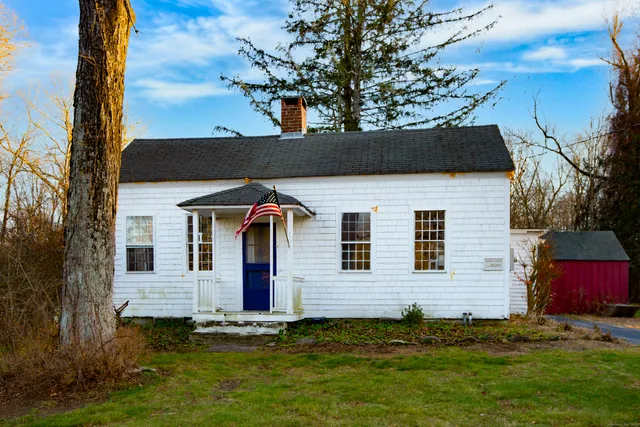 $279,000 | 80 Orchard Road, East Haddam, CT 06423