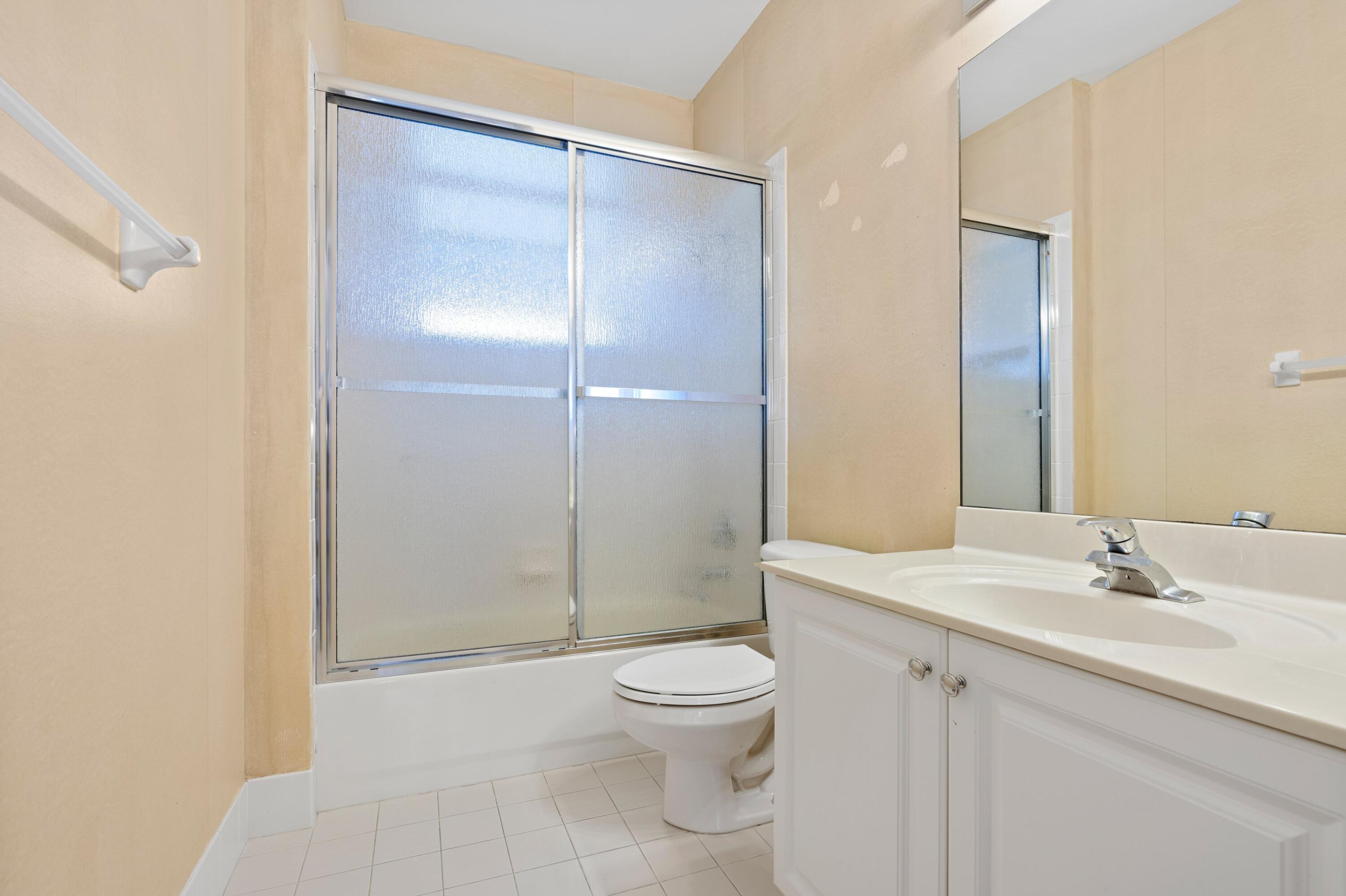 9584 Barletta Winds Point Delray Beach, FL 33446 - Photo 25 of 31 Bathroom #2