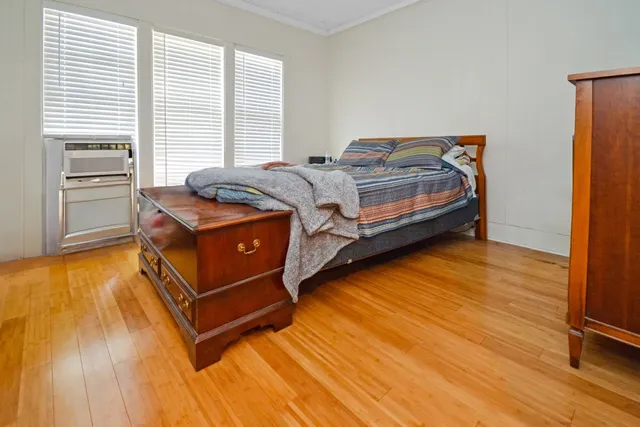 $184,900 | 410 North Mclean Street, Bloomington, IL 61701