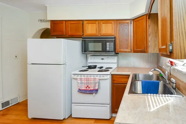 $184,900 | 410 North Mclean Street, Bloomington, IL 61701