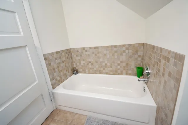 $184,900 | 410 North Mclean Street, Bloomington, IL 61701