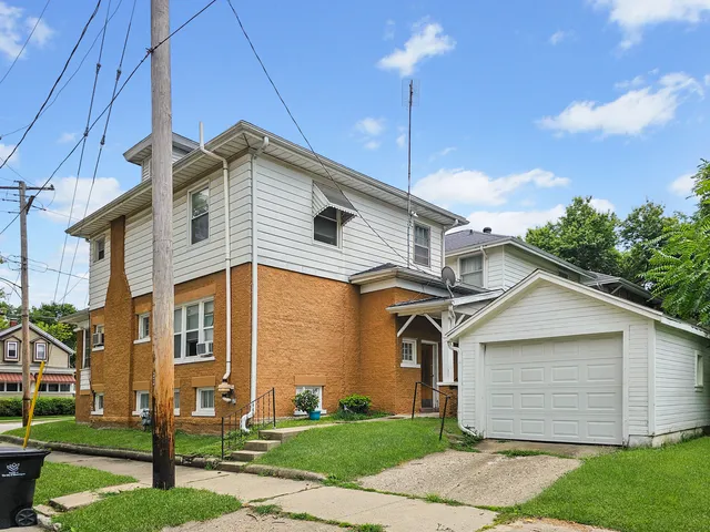 $184,900 | 410 North Mclean Street, Bloomington, IL 61701