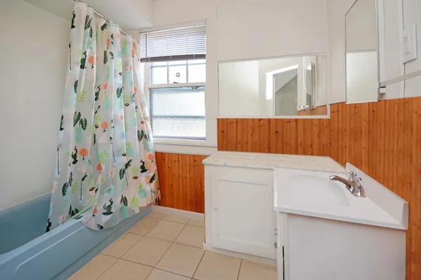 $184,900 | 410 North Mclean Street, Bloomington, IL 61701