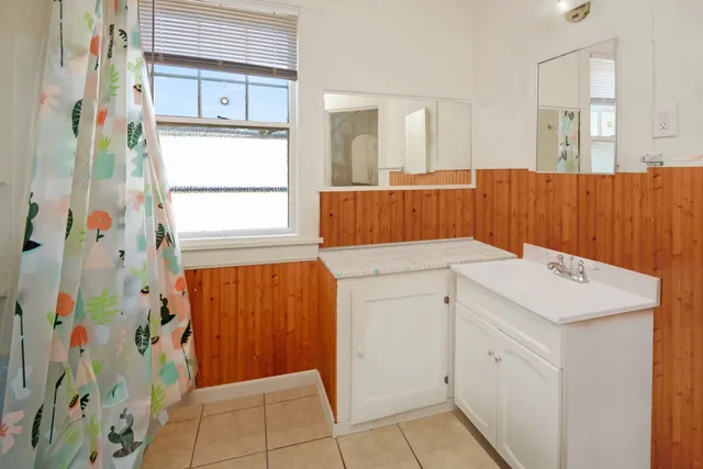 $184,900 | 410 North Mclean Street, Bloomington, IL 61701