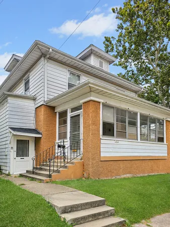 $184,900 | 410 North Mclean Street, Bloomington, IL 61701