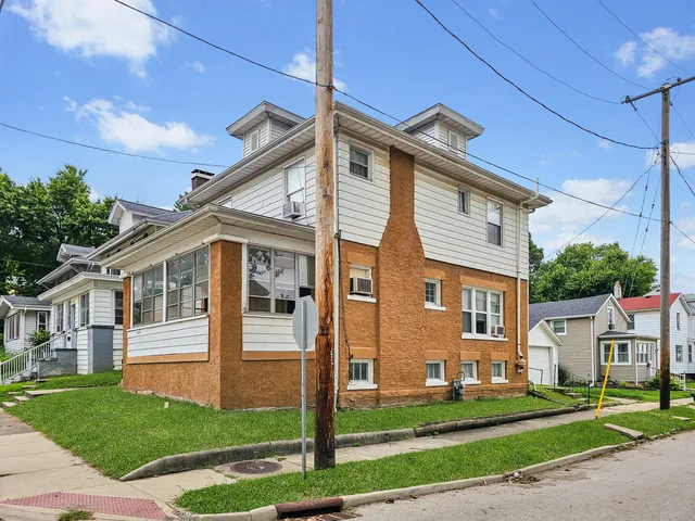 $184,900 | 410 North Mclean Street, Bloomington, IL 61701