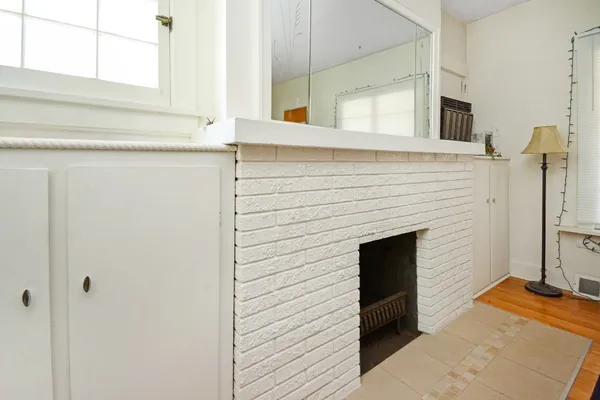 $184,900 | 410 North Mclean Street, Bloomington, IL 61701