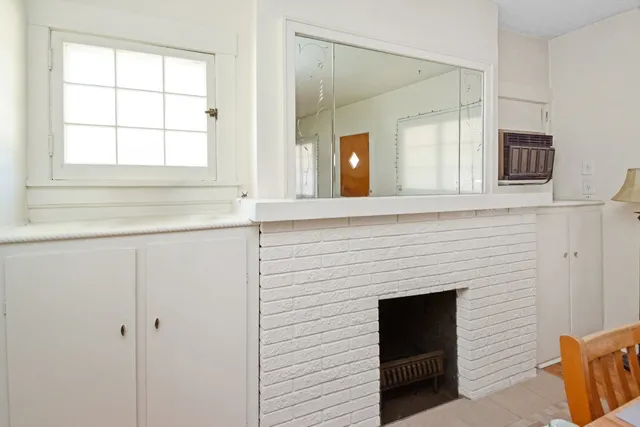 $184,900 | 410 North Mclean Street, Bloomington, IL 61701