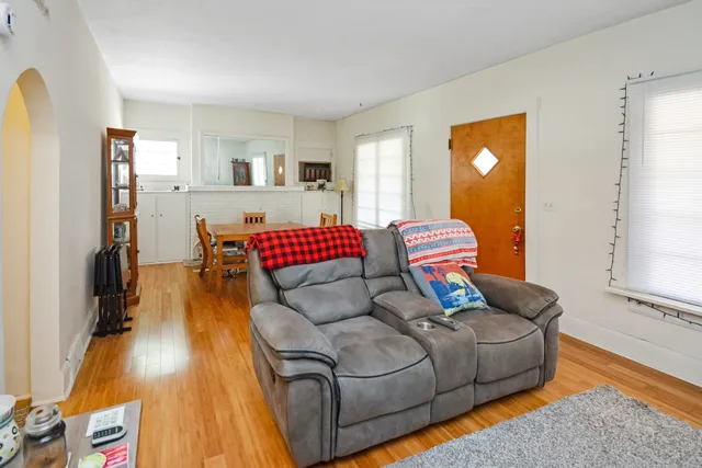 $184,900 | 410 North Mclean Street, Bloomington, IL 61701