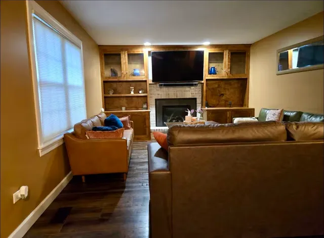 $3,400 | 5469 Barnwood Drive, Gurnee, IL 60031