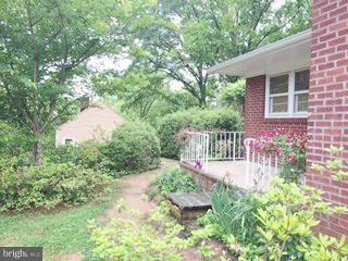 19302 Weaver Road Triangle, VA 22172 - Photo 3 of 21 Exterior (Front)