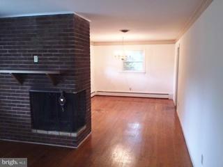 19302 Weaver Road Triangle, VA 22172 - Photo 6 of 21 Living Room